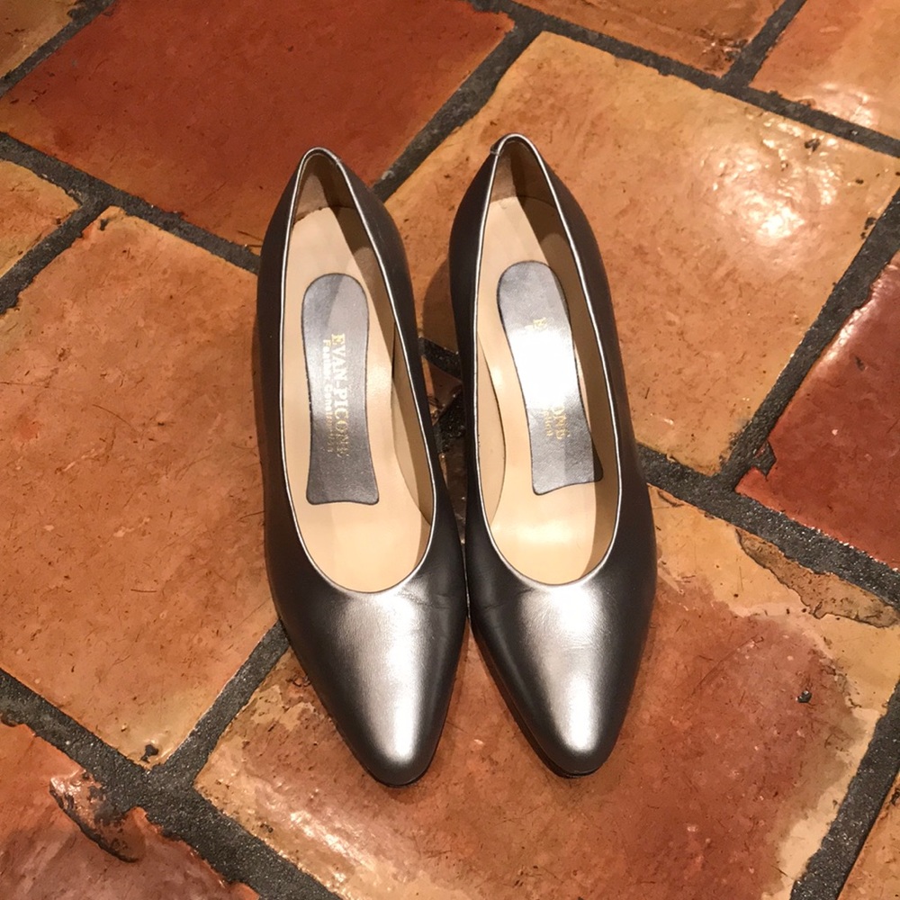 Evan Picone Leather Pumps